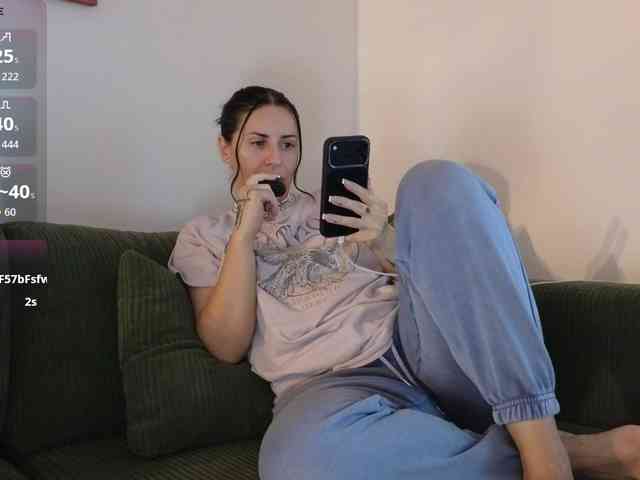 VioletBaby webcam