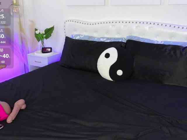 VioletBaby webcam