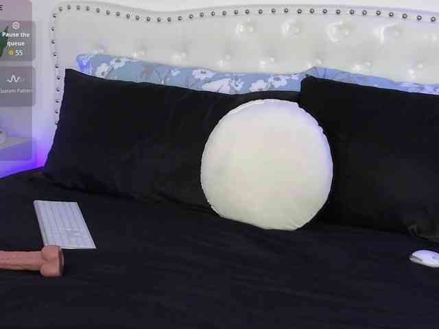 VioletBaby webcam
