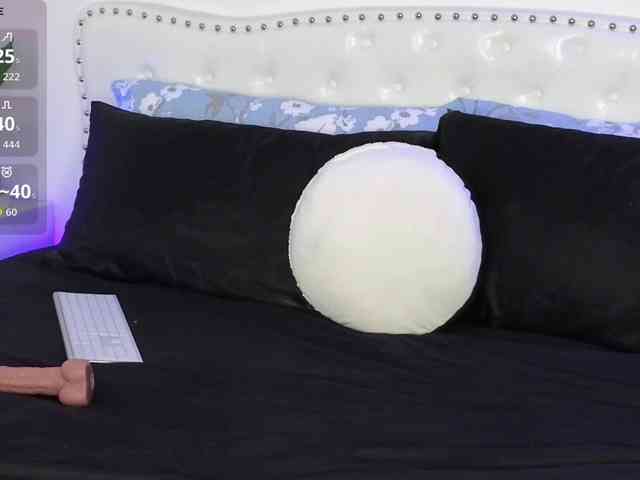 VioletBaby webcam