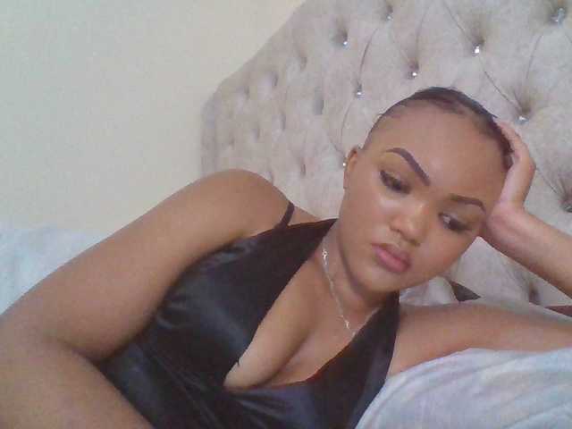 Beautystar12 live webcam show