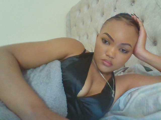 Beautystar12 live webcam show