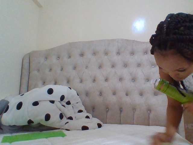 Beautystar12 live cam on BongaCams