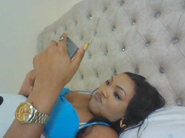 Beautystar12 live cam on BongaCams