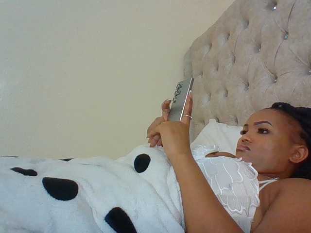 Beautystar12 live cam on BongaCams