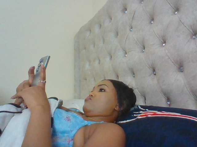 Beautystar12 live cam on BongaCams