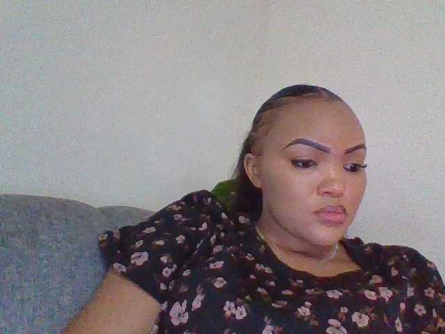 Beautystar12 live cam on BongaCams