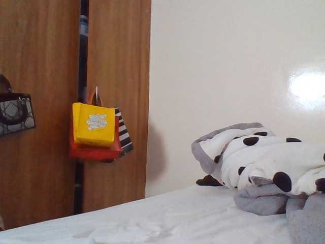 Beautystar12 live cam on BongaCams