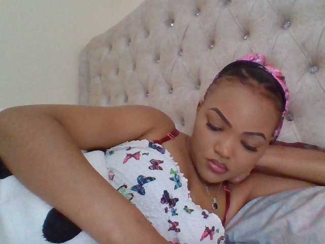 Beautystar12 live cam on BongaCams