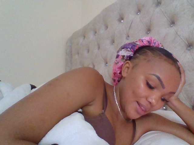 Beautystar12 live cam on BongaCams