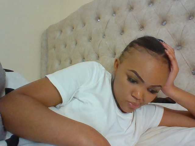 Beautystar12 live cam on BongaCams