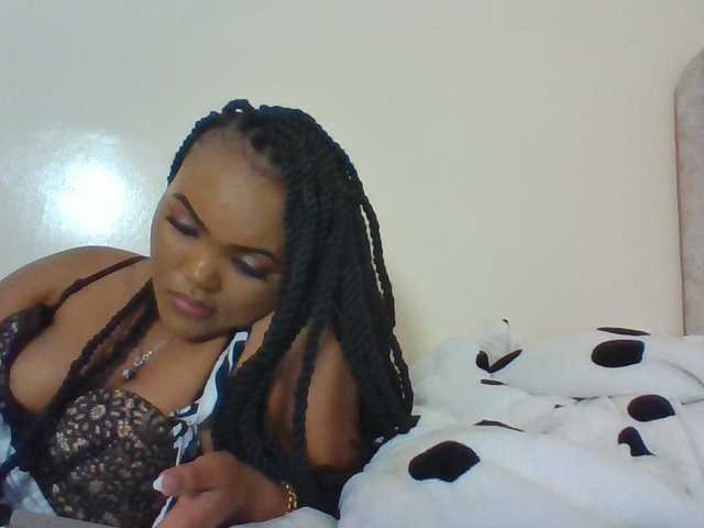 Beautystar12 live cam on BongaCams