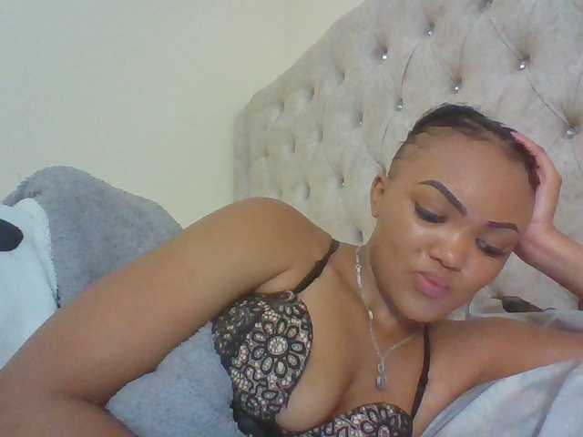 Beautystar12 live webcam show