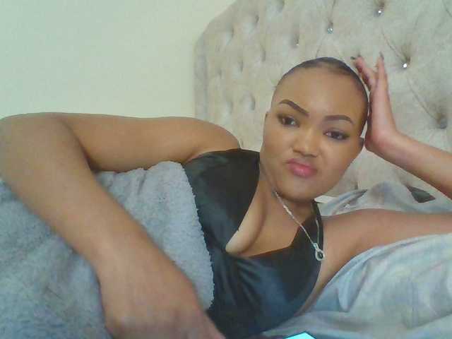 Beautystar12 live webcam show