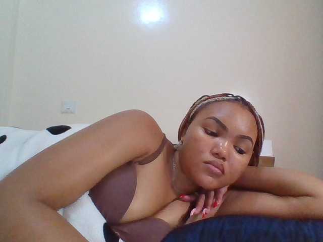 Beautystar12 live cam on BongaCams