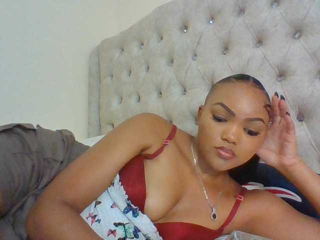 Beautystar12 live cam on BongaCams