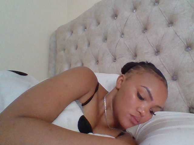 Beautystar12 live cam on BongaCams