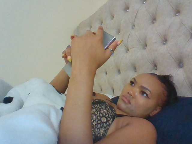 Blackmelanin1 live cam preview