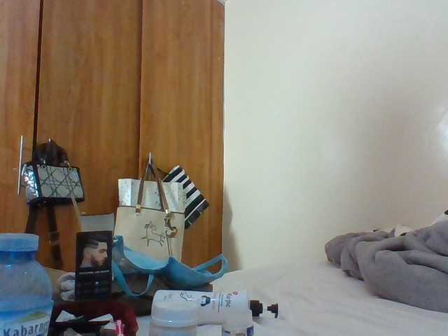 Beautystar12 live cam on BongaCams