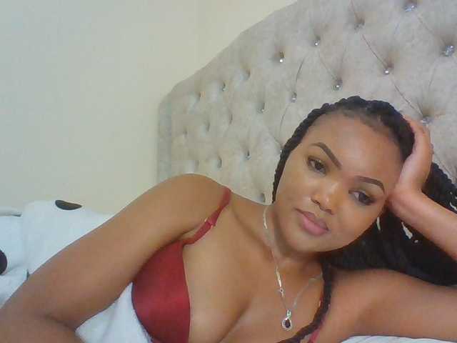 Beautystar12 live cam on BongaCams