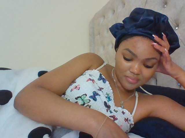 Beautystar12 live cam on BongaCams