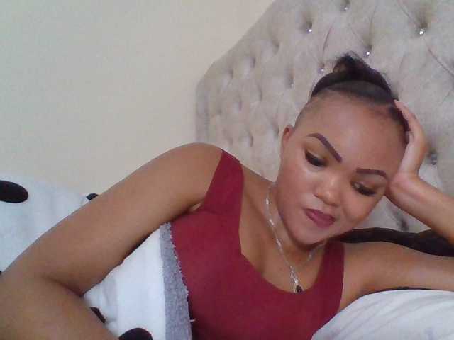 Beautystar12 live cam on BongaCams