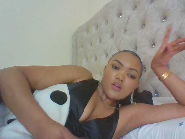 Beautystar12 live cam on BongaCams
