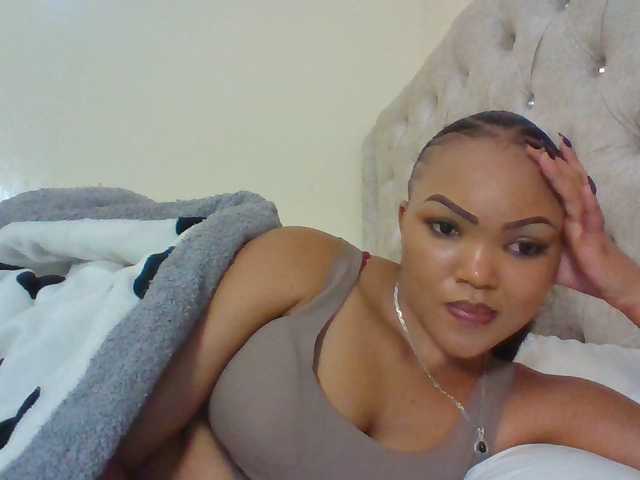 Beautystar12 live webcam show