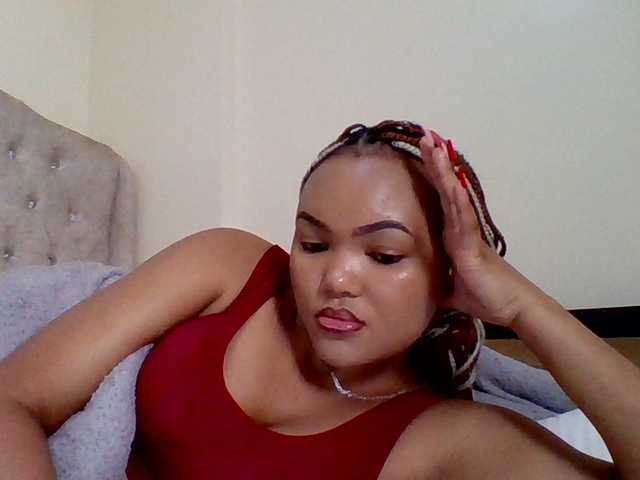Beautystar12 live cam on BongaCams