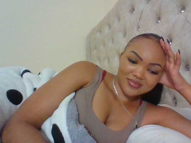 Beautystar12 live cam on BongaCams