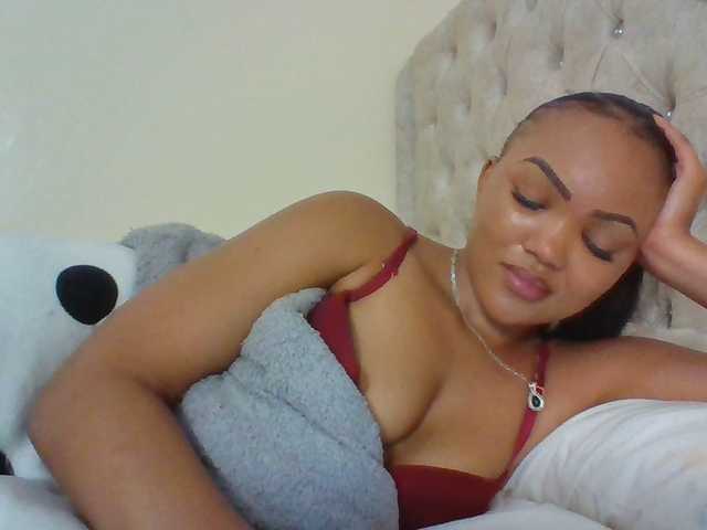 Beautystar12 live cam on BongaCams