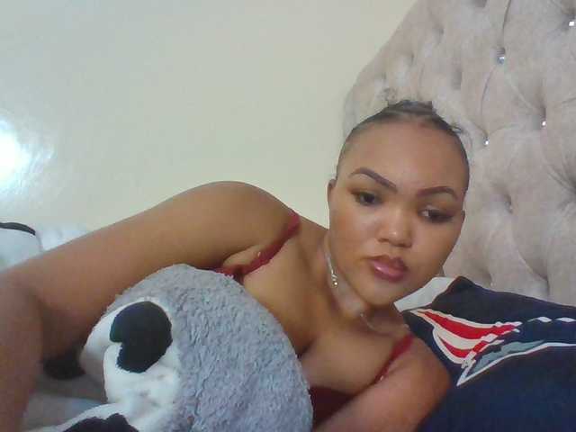 Beautystar12 live cam on BongaCams