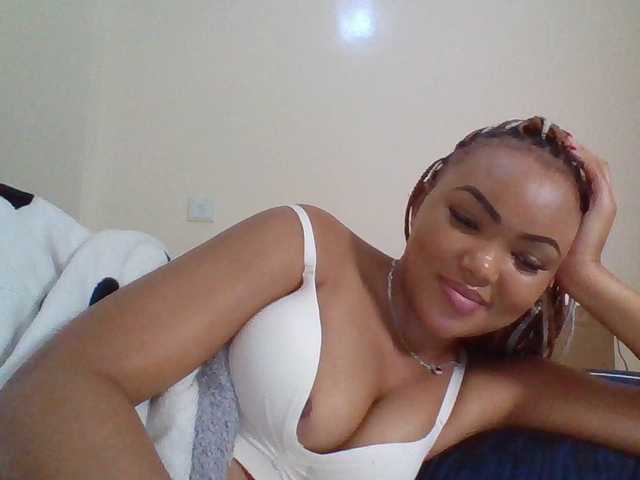 Beautystar12 live cam on BongaCams