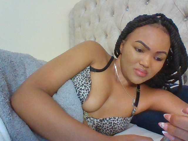 Beautystar12 live cam on BongaCams