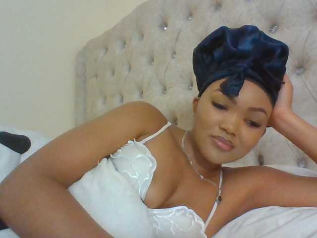 Beautystar12 live cam on BongaCams