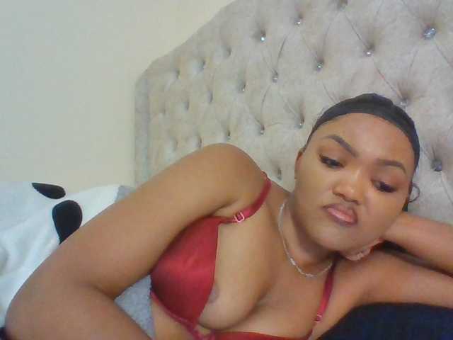 Beautystar12 live cam on BongaCams
