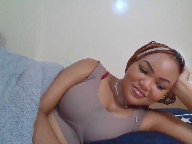 Beautystar12 live cam on BongaCams