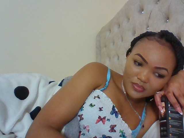 Beautystar12 live cam on BongaCams