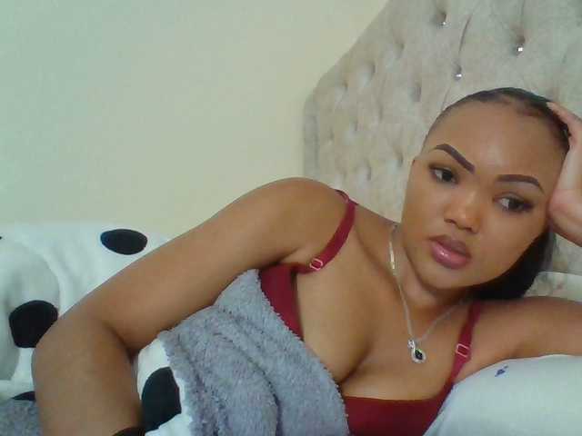 Beautystar12 live webcam show