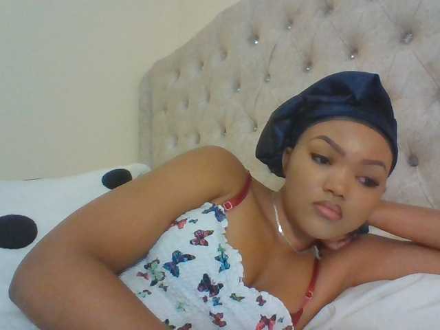 Beautystar12 live cam on BongaCams