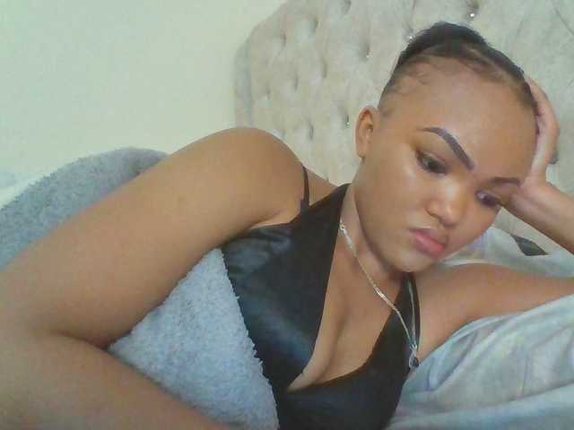 Beautystar12 live webcam show