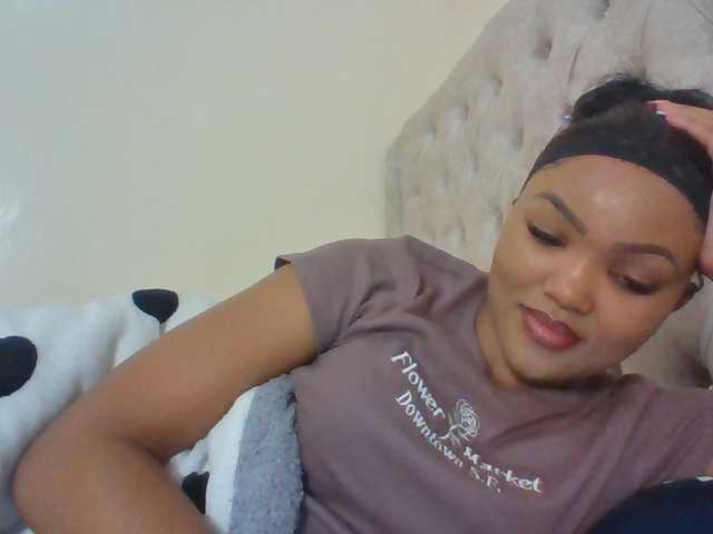 Beautystar12 live cam on BongaCams