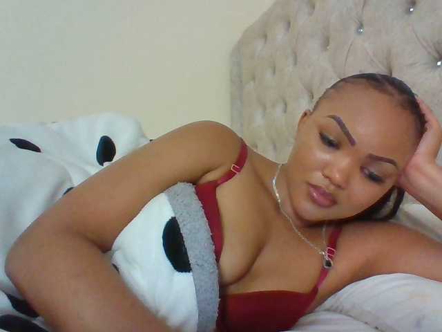 Beautystar12 live webcam show
