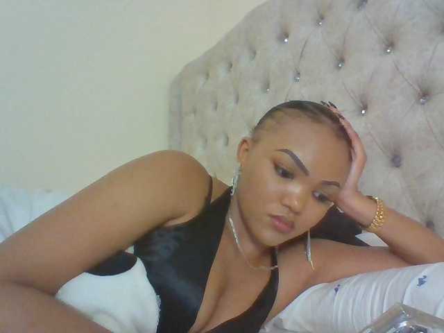 Beautystar12 live webcam show