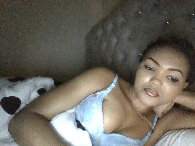 Beautystar12 live cam on BongaCams