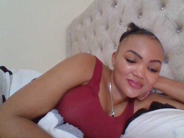 Beautystar12 live cam on BongaCams