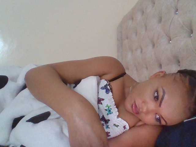 Beautystar12 live cam on BongaCams