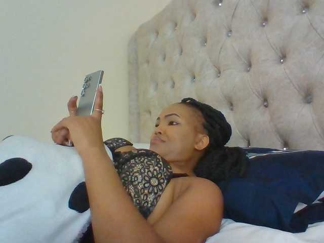 Beautystar12 live cam on BongaCams