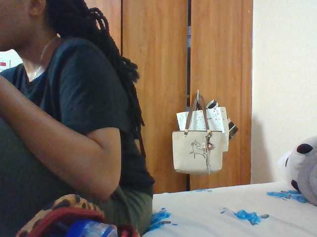 Beautystar12 live cam on BongaCams