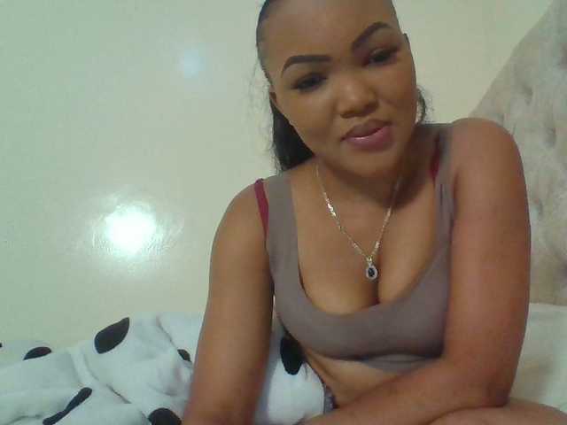 Beautystar12 live webcam show